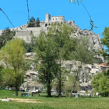 L'ecrin De *